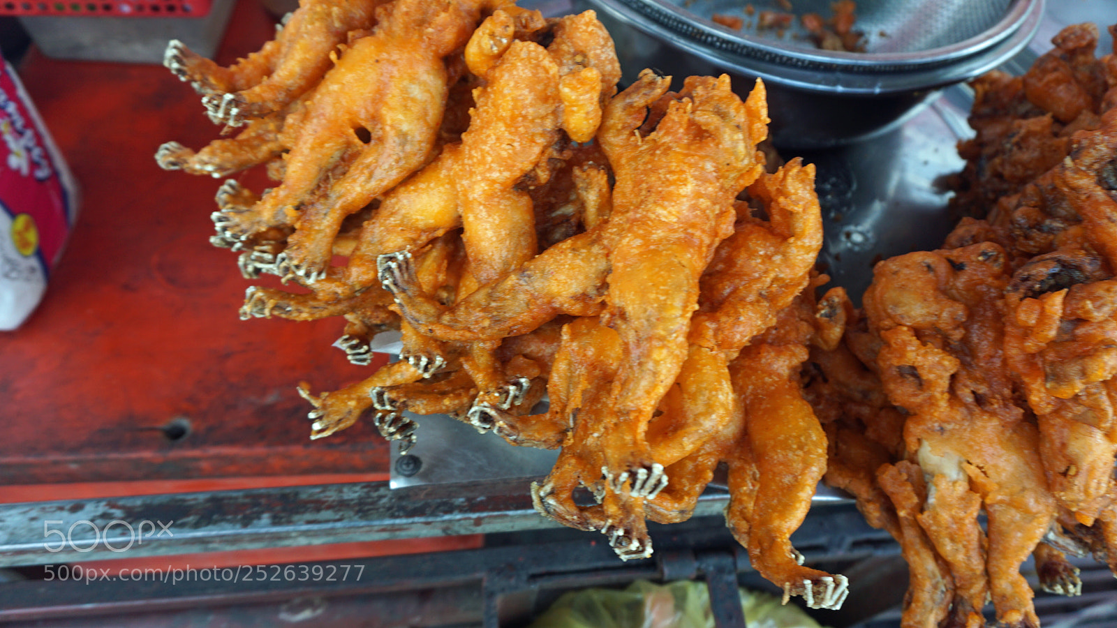 Sony a6000 sample photo. Market in phnom penh photography
