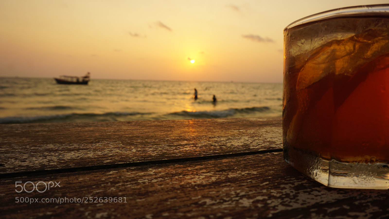 Sony a6000 sample photo. Sunset cocktail photography