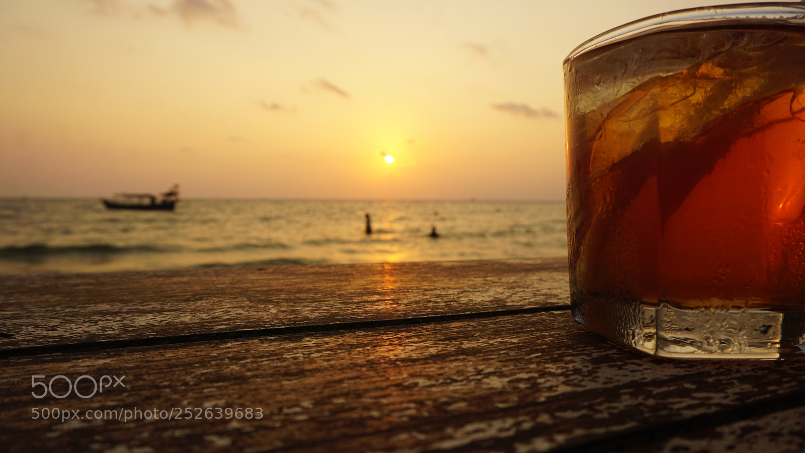 Sony a6000 sample photo. Sunset cocktail photography