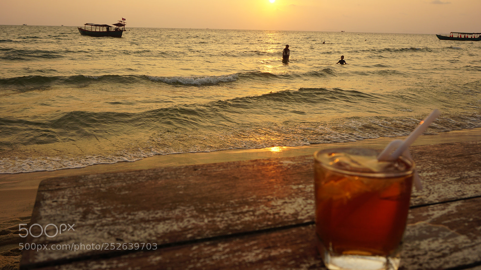 Sony a6000 sample photo. Sunset cocktail photography