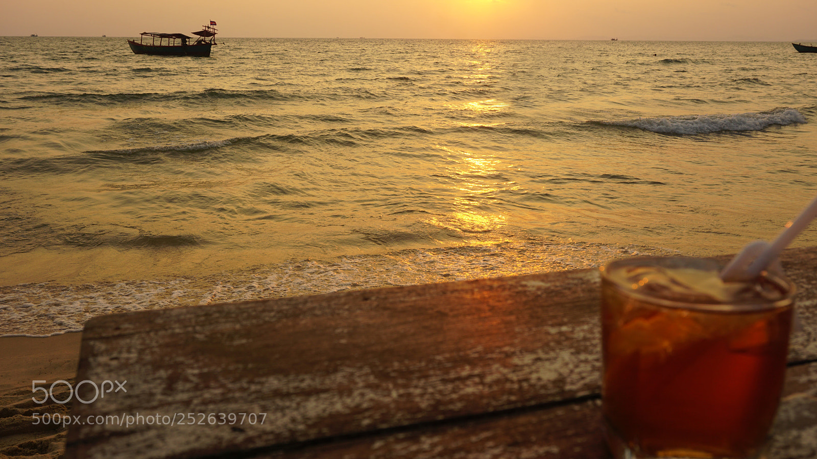 Sony a6000 sample photo. Sunset cocktail photography