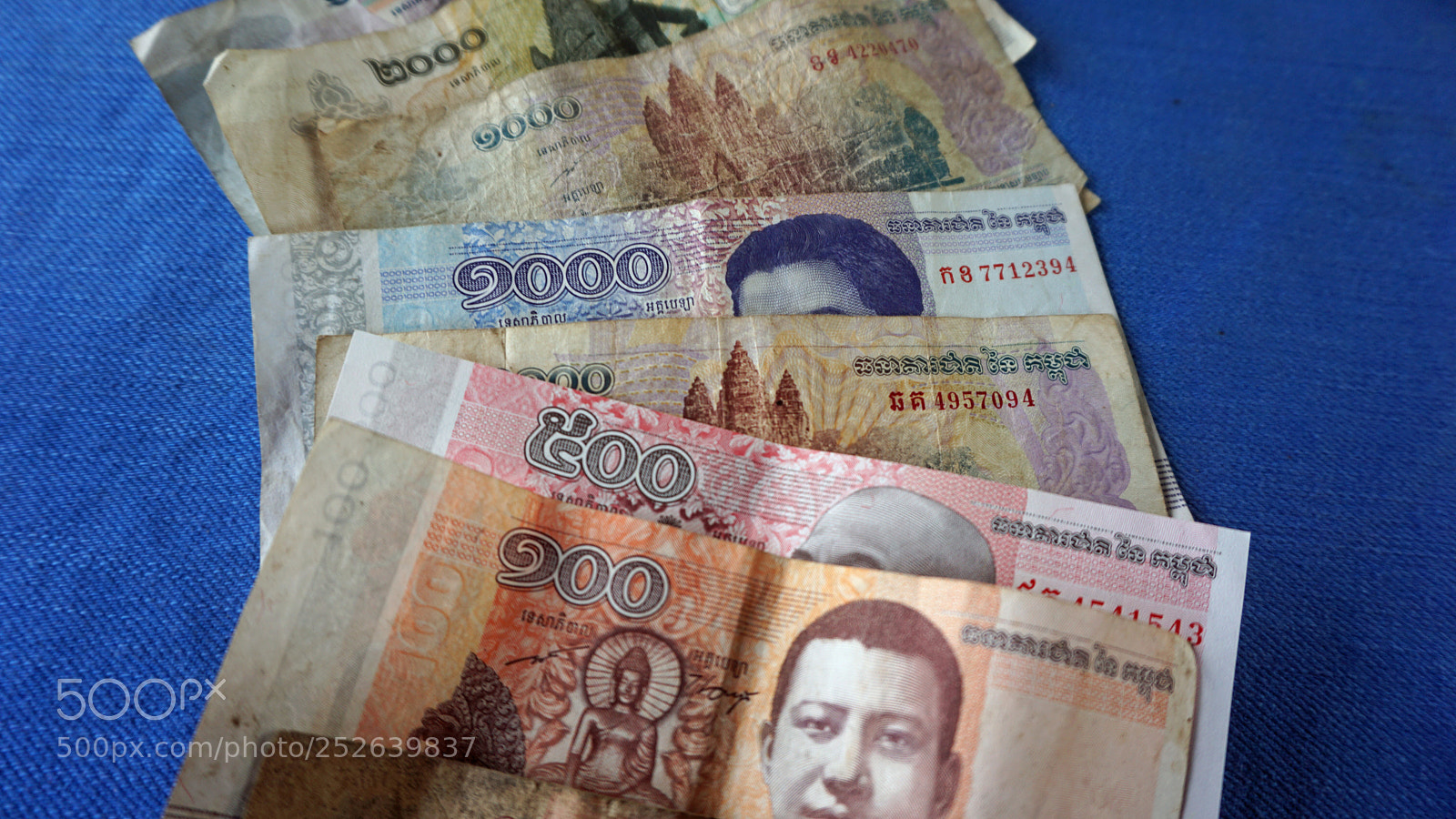 Sony a6000 sample photo. Cambodian bank notes photography