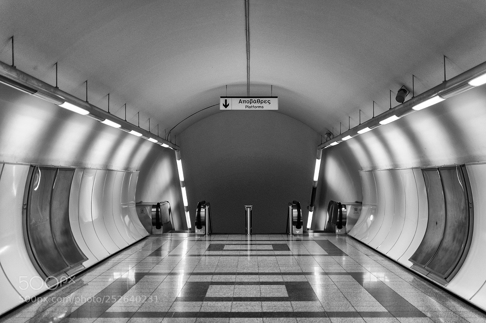 Nikon D5000 sample photo. Syntagma subway platform photography