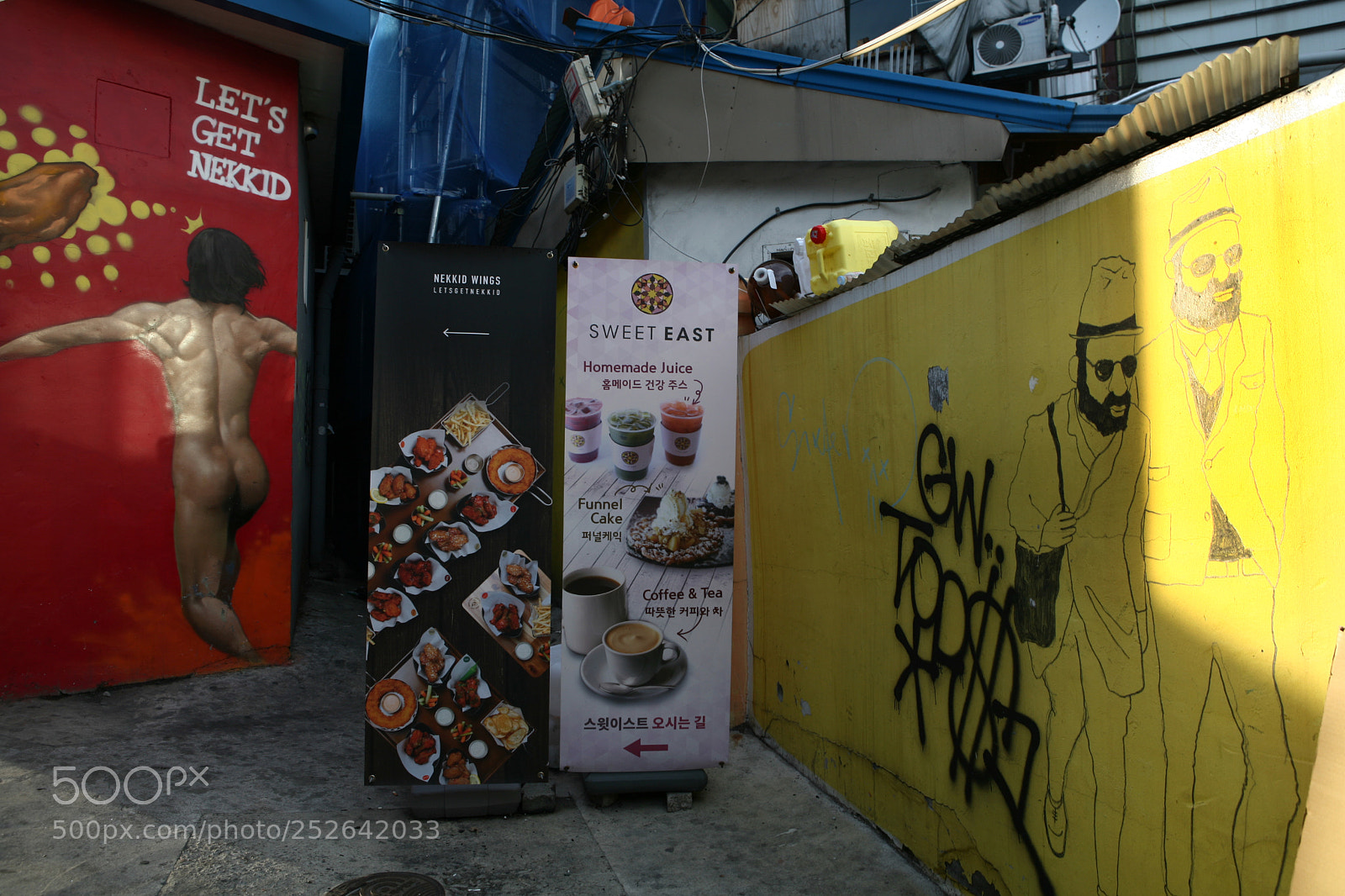 Canon EOS 5D sample photo. Itaewon photography