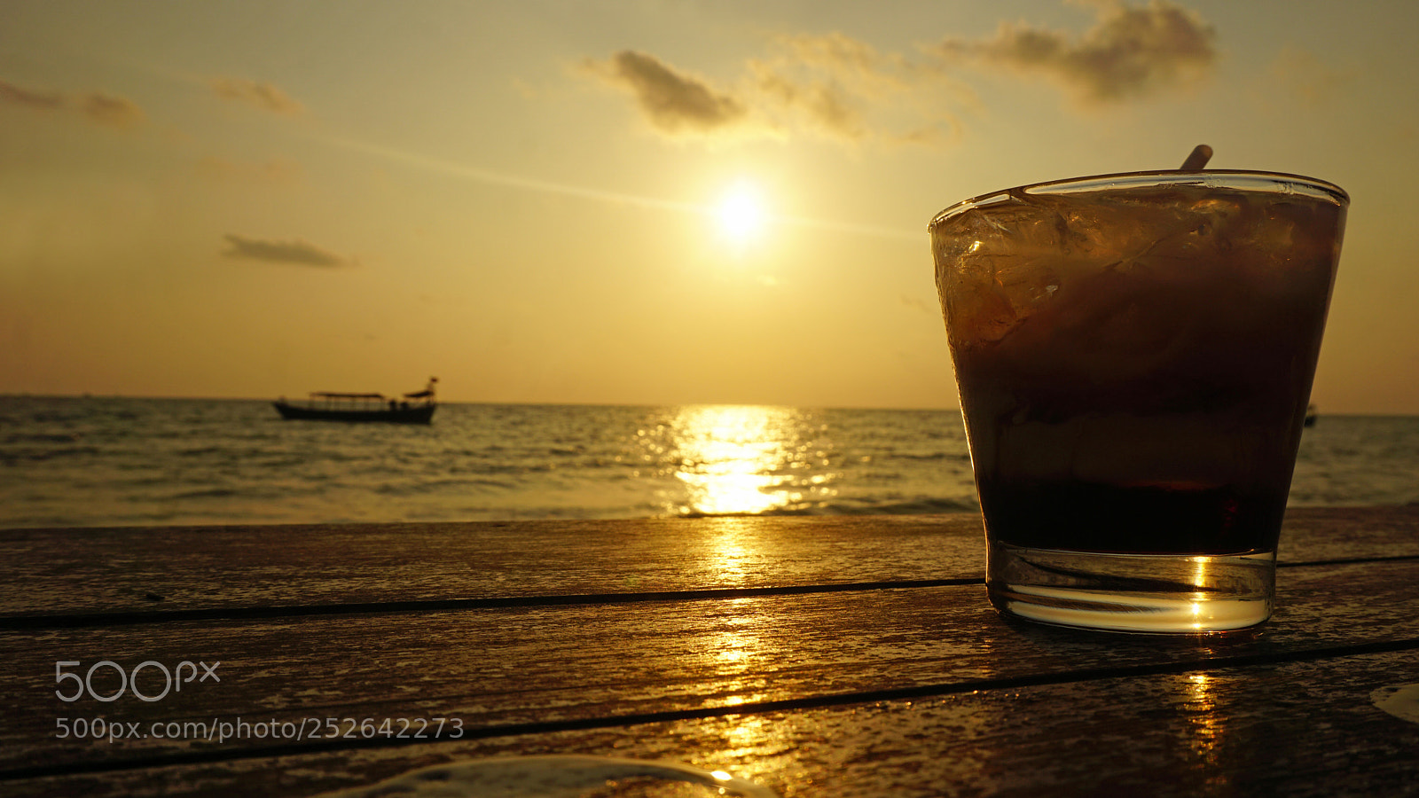 Sony a6000 sample photo. Sunset cocktail photography