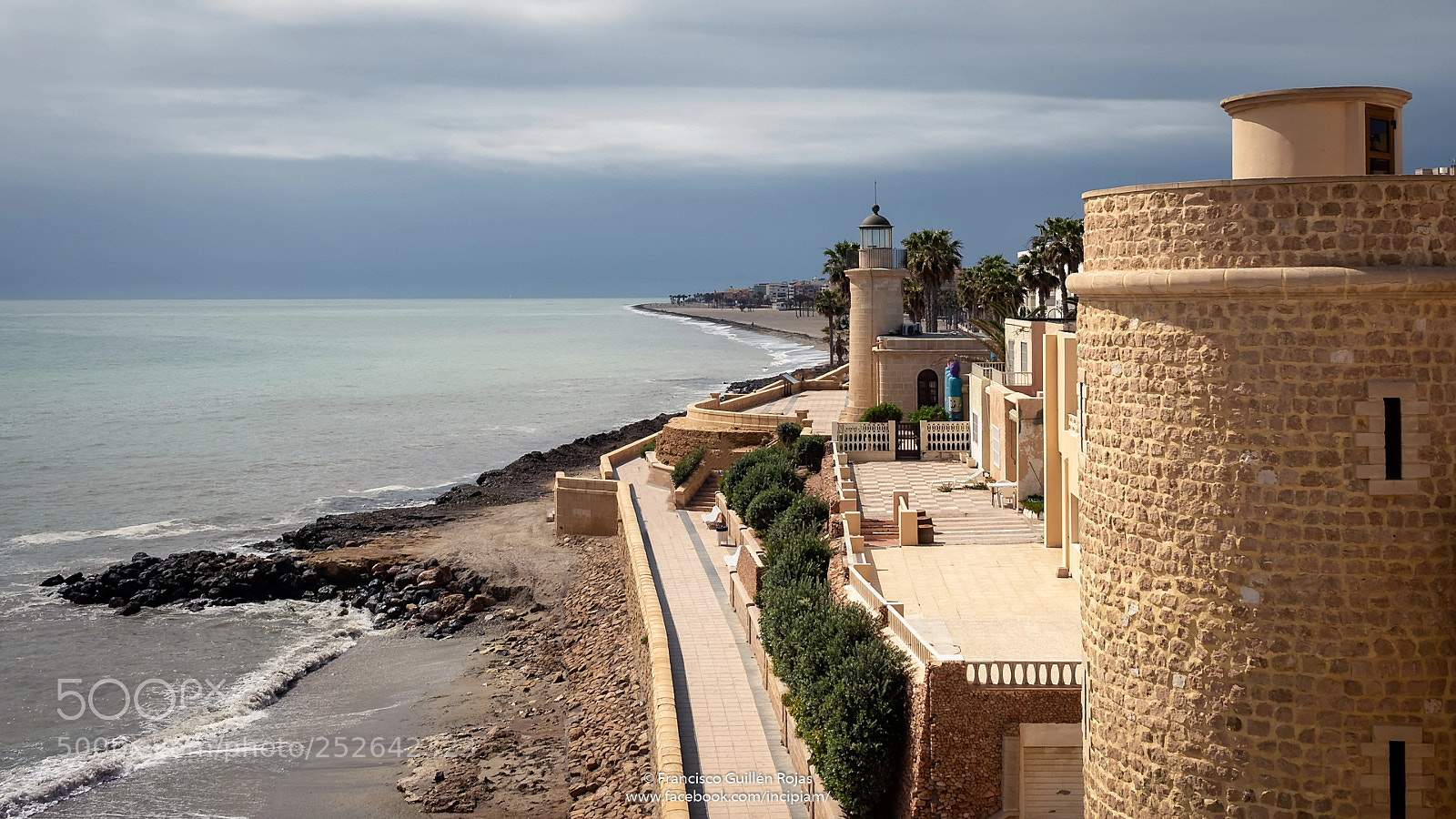 Olympus OM-D E-M5 II sample photo. Roquetas de mar lighthouse photography