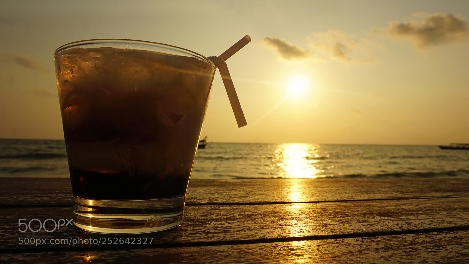 Sony a6000 sample photo. Sunset cocktail photography
