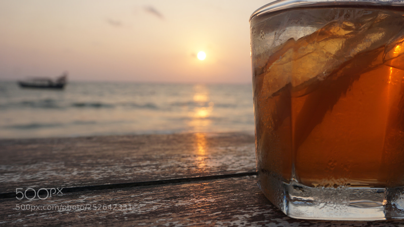 Sony a6000 sample photo. Sunset cocktail photography
