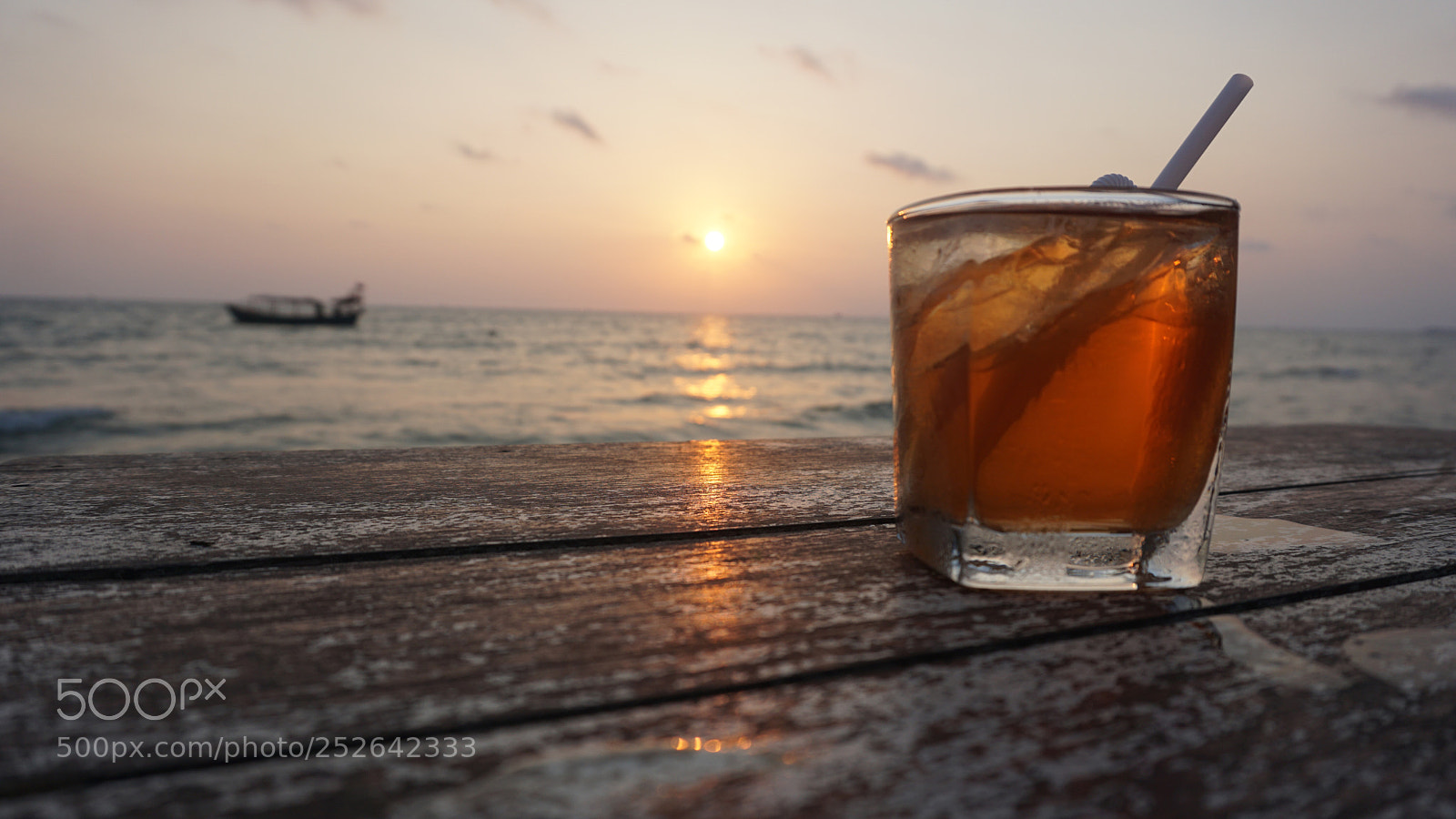 Sony a6000 sample photo. Sunset cocktail photography