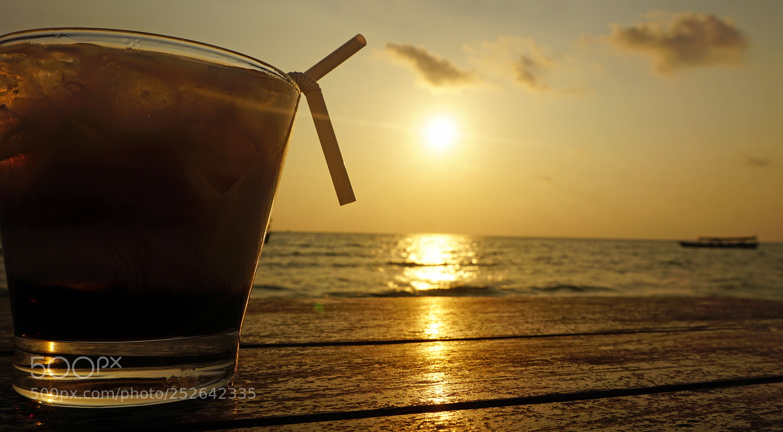 Sony a6000 sample photo. Sunset cocktail photography
