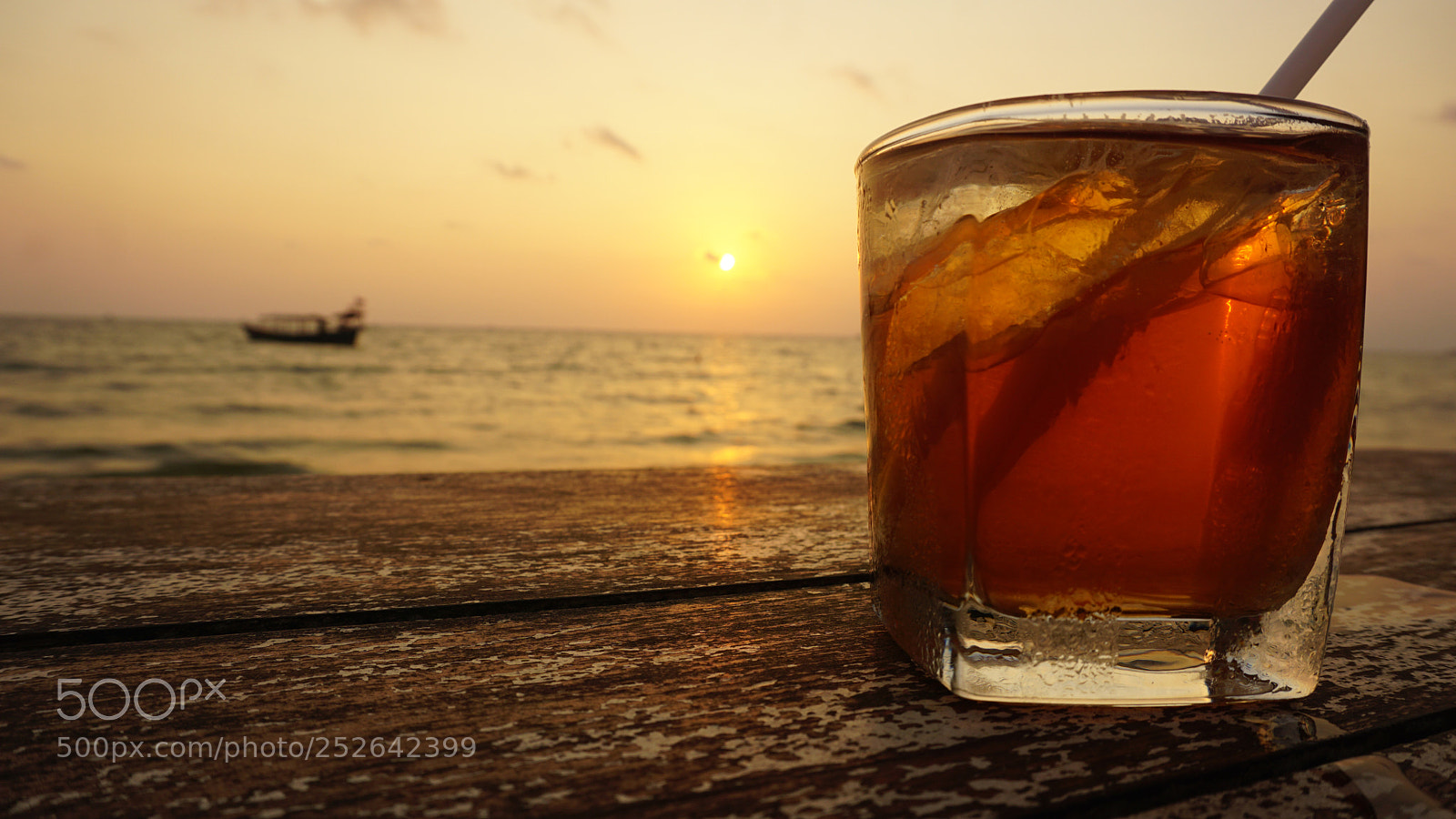 Sony a6000 sample photo. Sunset cocktail photography