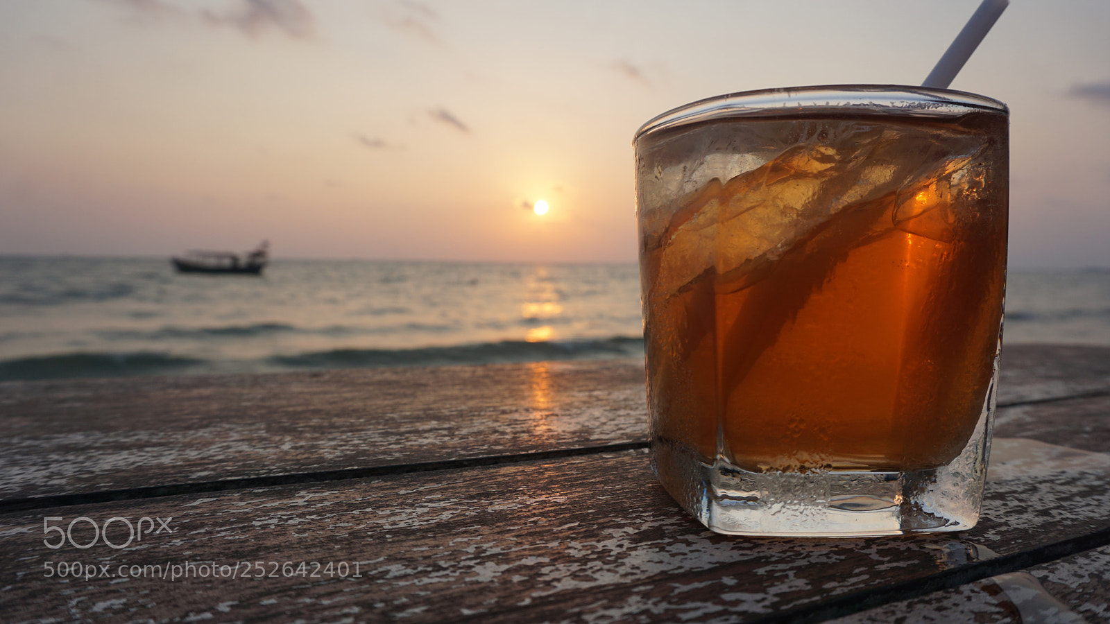Sony a6000 sample photo. Sunset cocktail photography