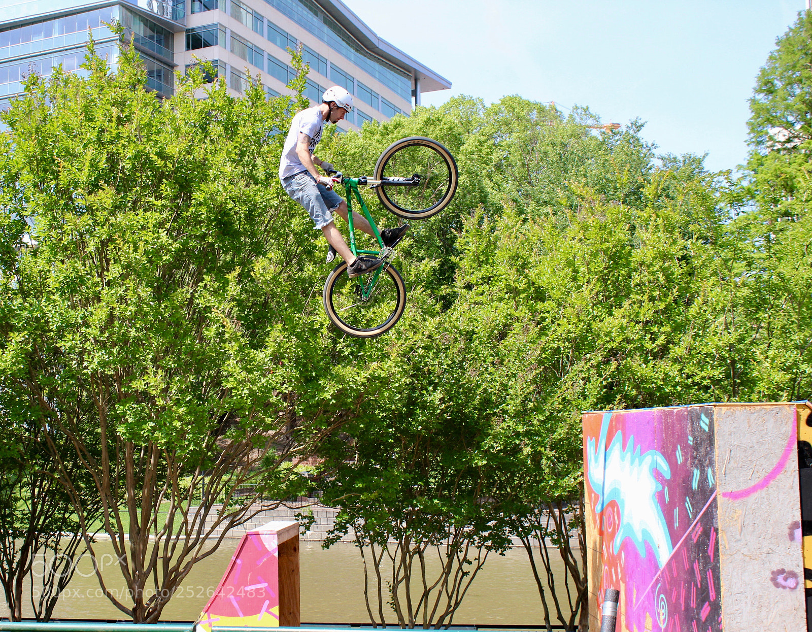 Canon EOS 1300D (EOS Rebel T6 / EOS Kiss X80) sample photo. Bmx challenge photography