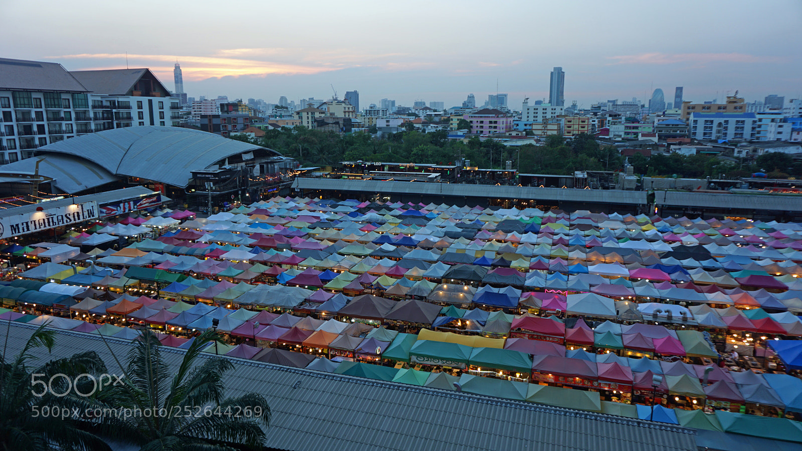 Sony a6000 sample photo. Bangkok, thailand - february photography