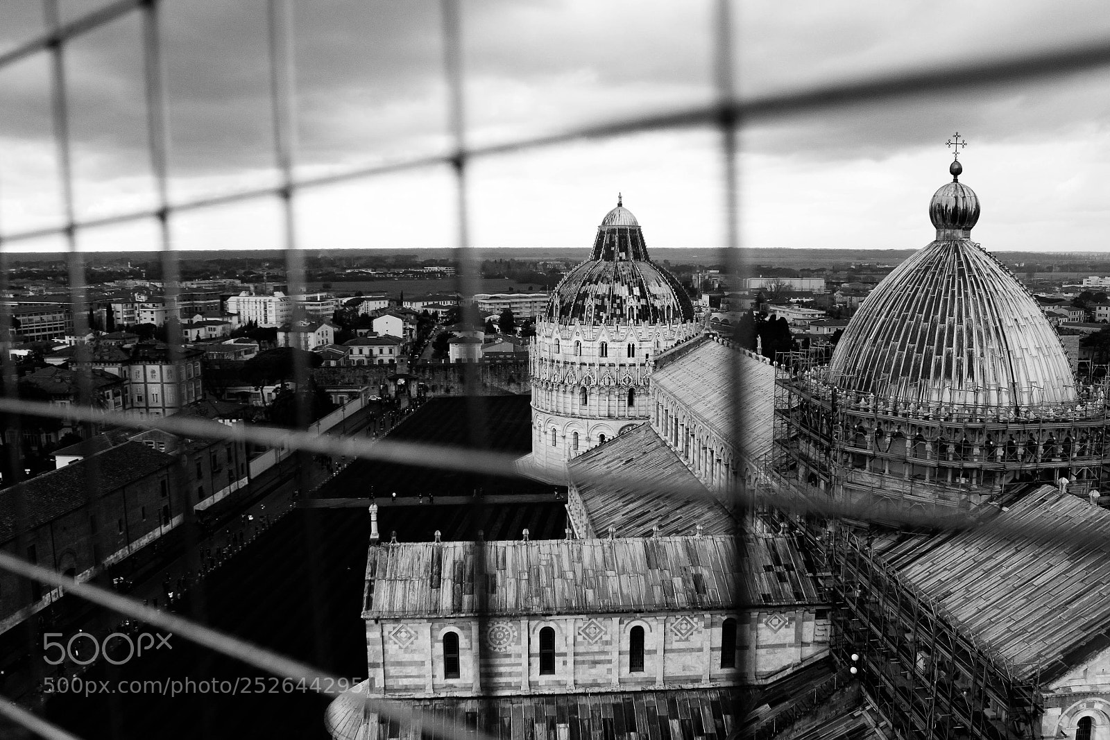 Canon EOS 500D (EOS Rebel T1i / EOS Kiss X3) sample photo. Catholic pisa photography