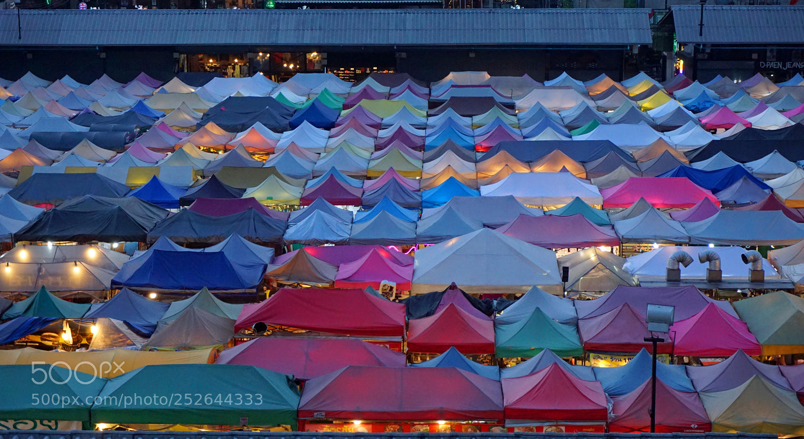 Sony a6000 sample photo. Bangkok, thailand - february photography