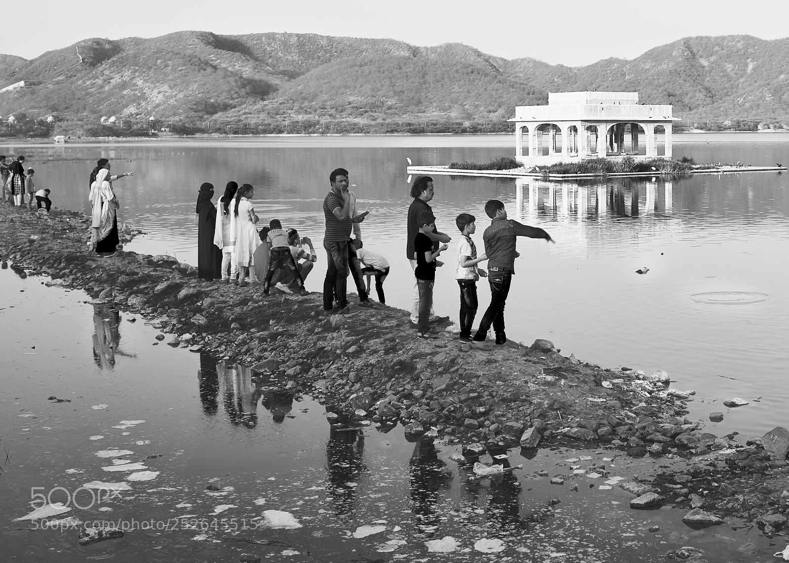 Sony Cyber-shot DSC-RX1R II sample photo. India jaipur. throwing stones photography