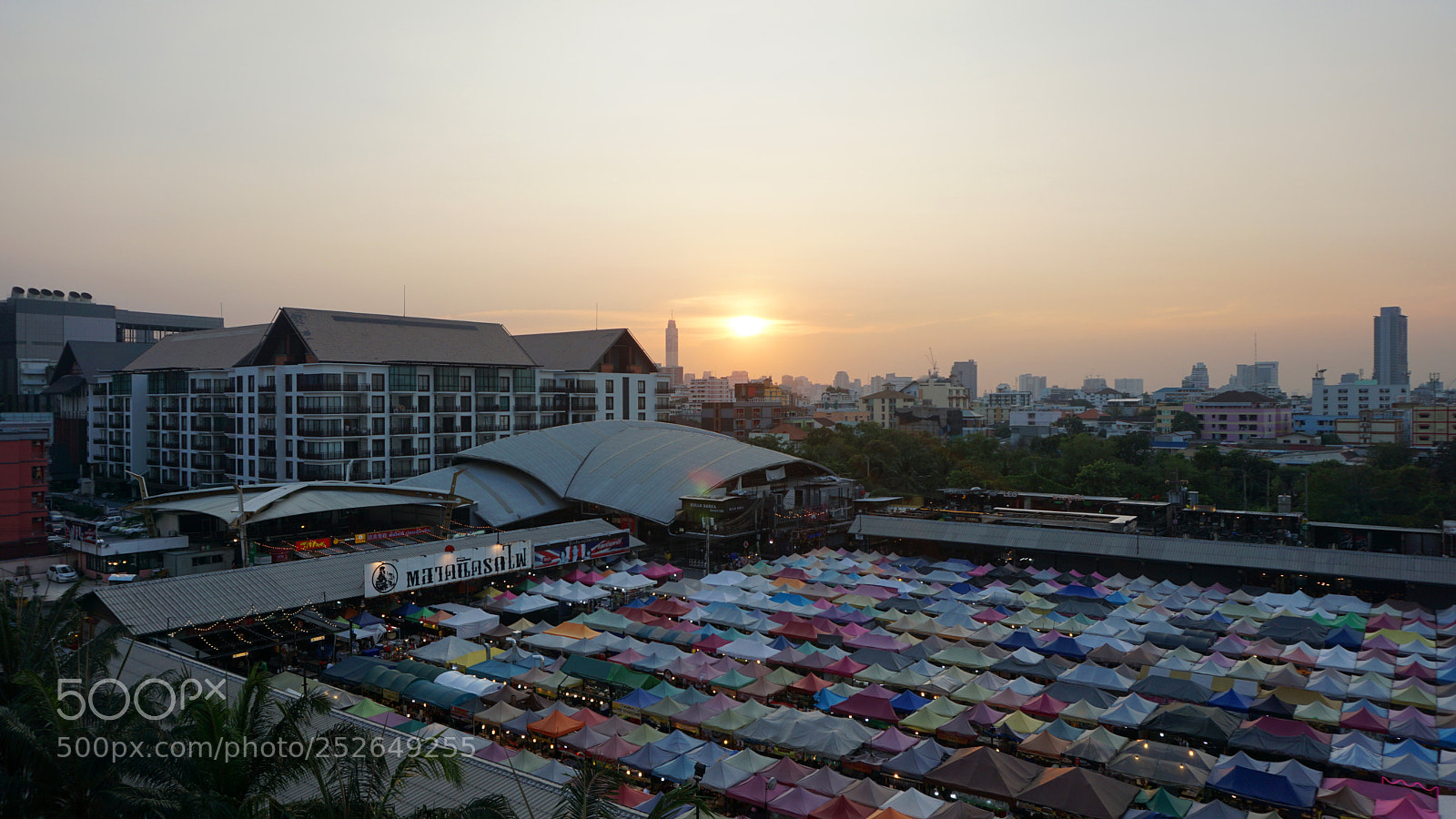 Sony a6000 sample photo. Bangkok, thailand - february photography