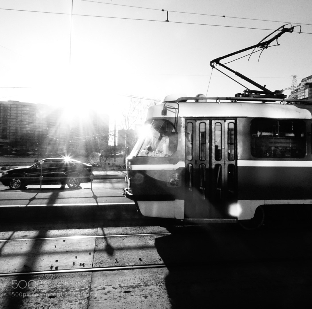 Sony DSC-HX90 sample photo. Sunny tram photography
