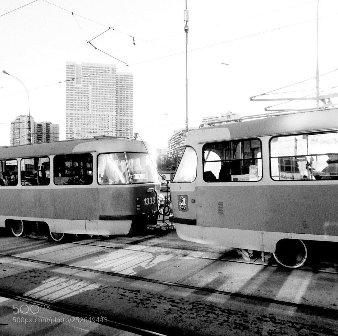 Sony DSC-HX90 sample photo. Sunny tram ii photography