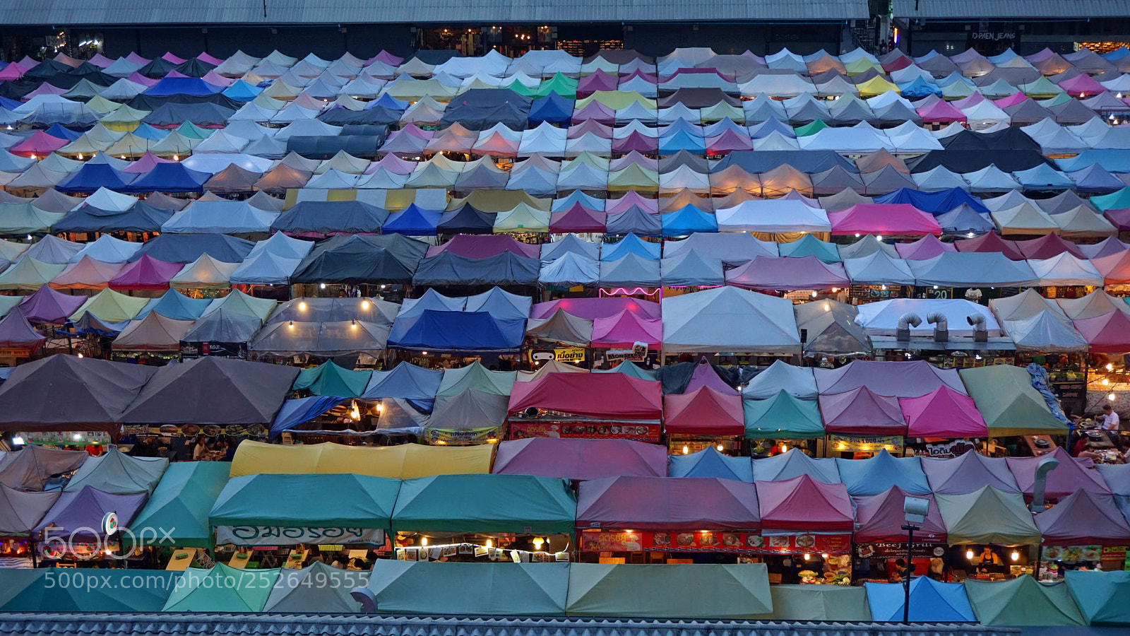 Sony a6000 sample photo. Bangkok, thailand - february photography