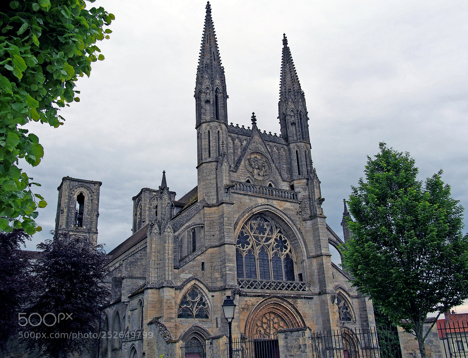 Olympus OM-D E-M5 sample photo. Laon aisne photography