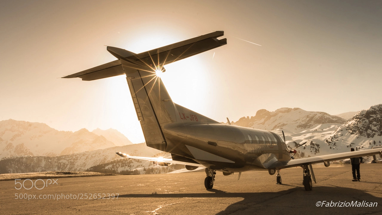 Canon EOS 70D sample photo. A golden pilatus pc photography