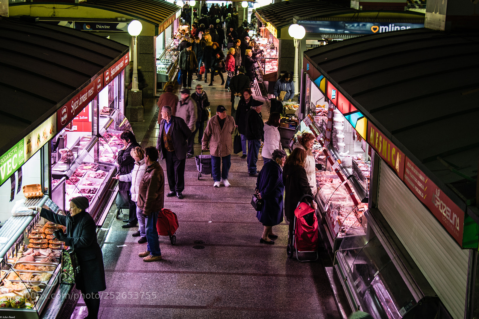 Canon EOS 77D (EOS 9000D / EOS 770D) sample photo. Vendors hawking their wares photography