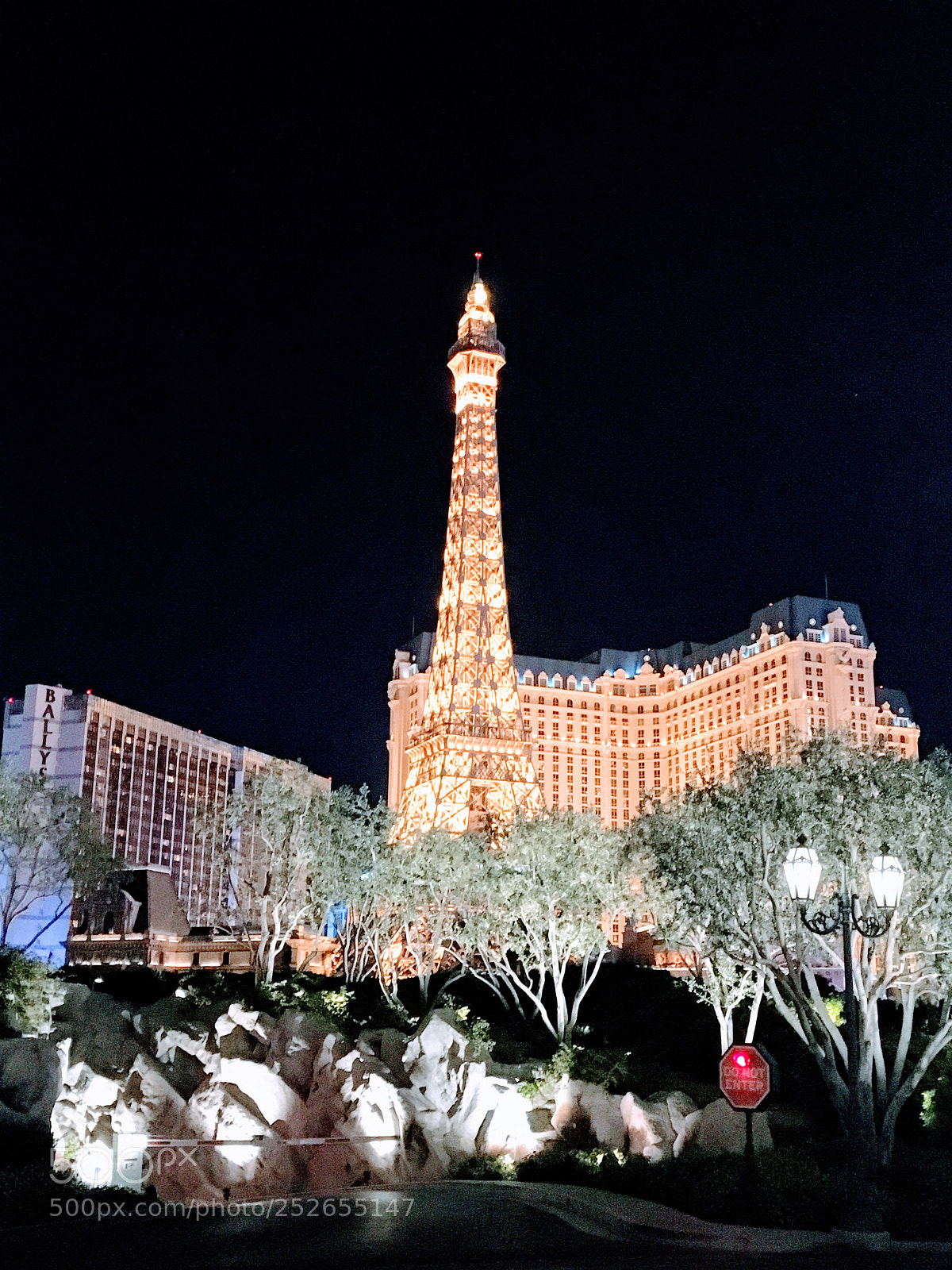 Apple iPhone SE sample photo. Las vegas ii photography