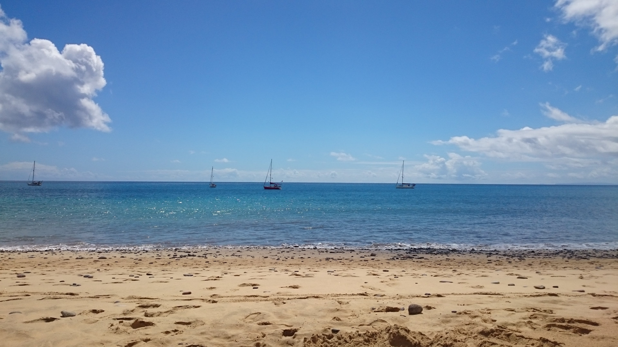 Sony Xperia Z1 Compact sample photo. Beach and boats photography