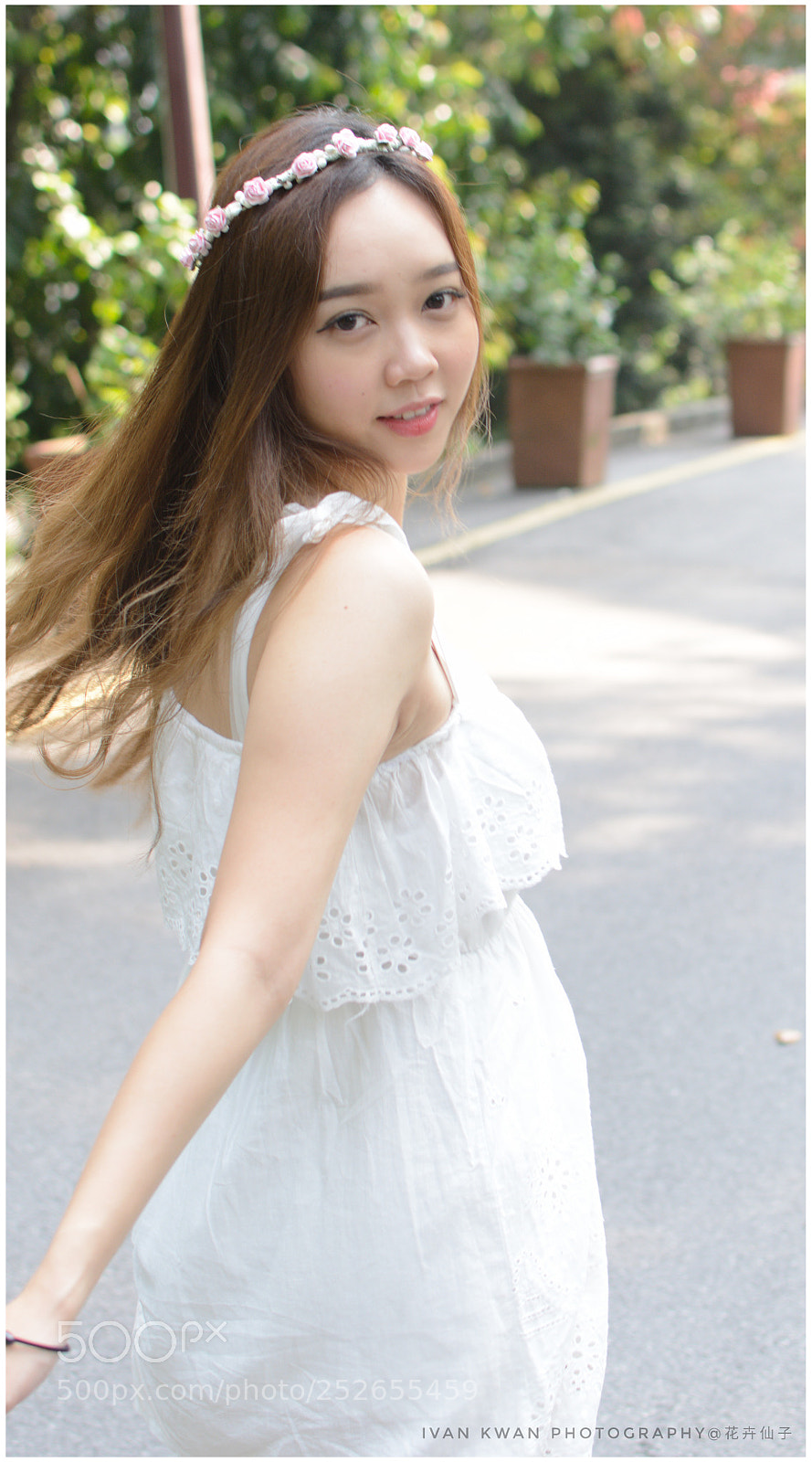 Nikon D7100 sample photo. Pretty lady, walking on photography