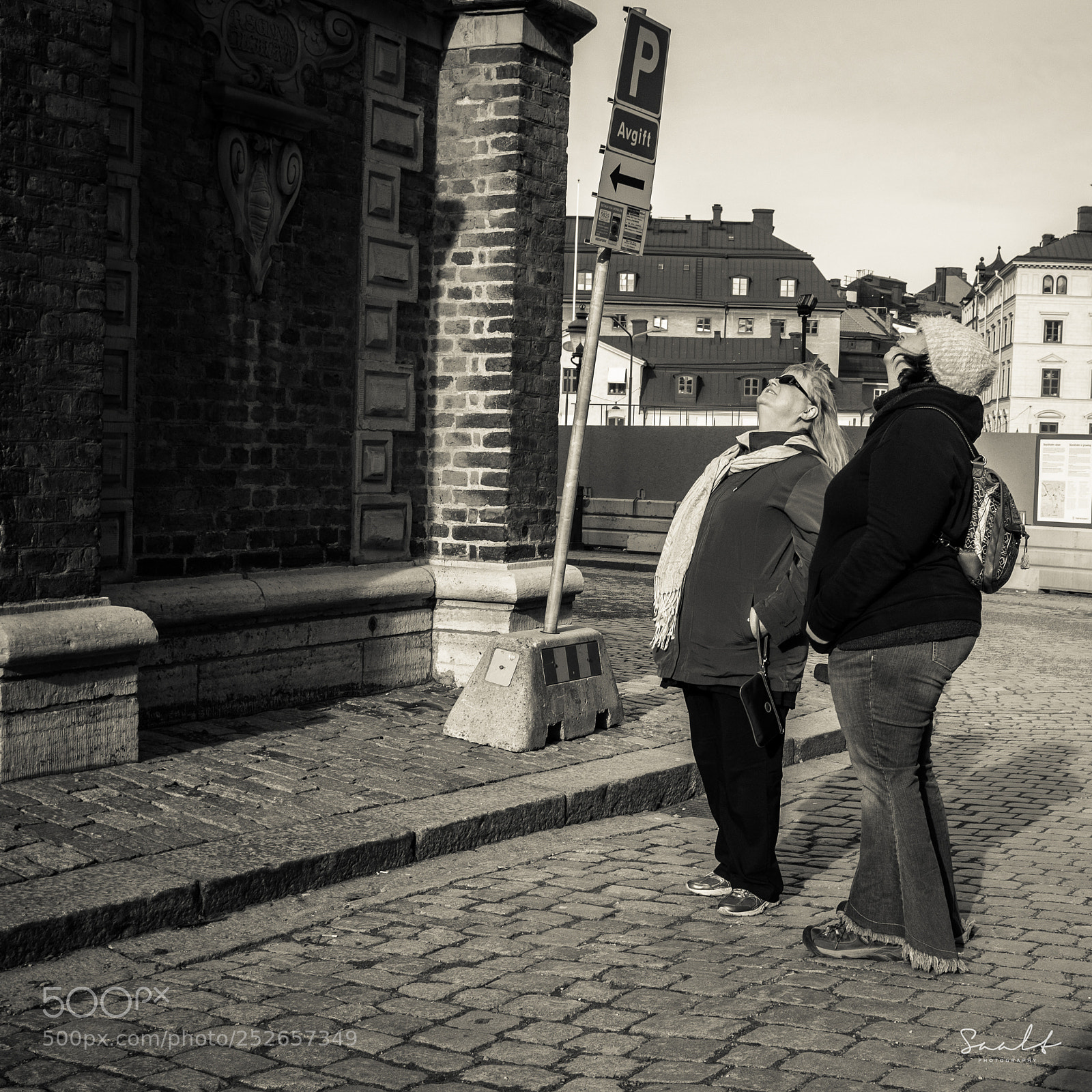 Fujifilm X100F sample photo. Now she regrets the photography