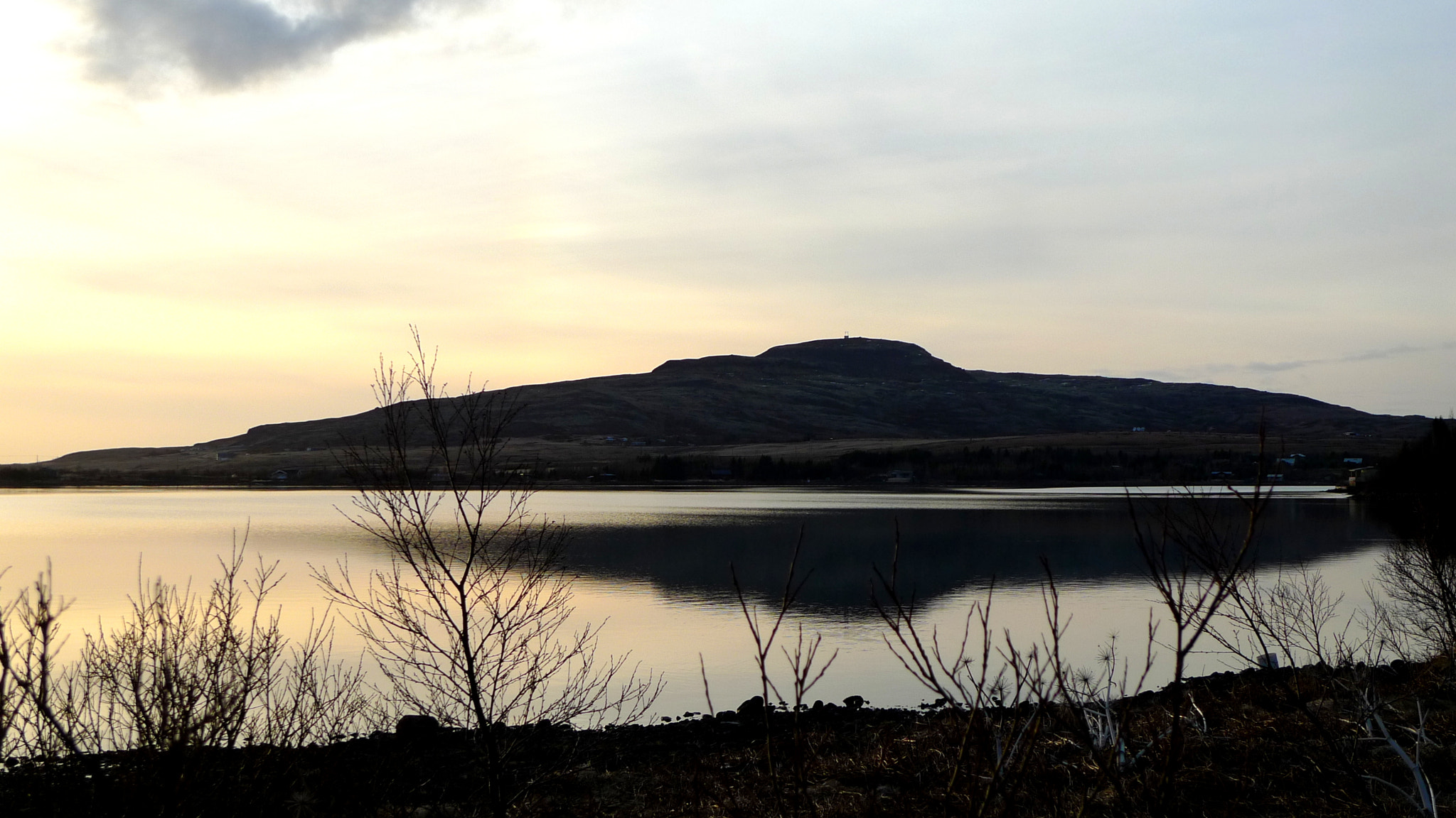 Leica D-LUX 4 sample photo. At the lake 5 photography