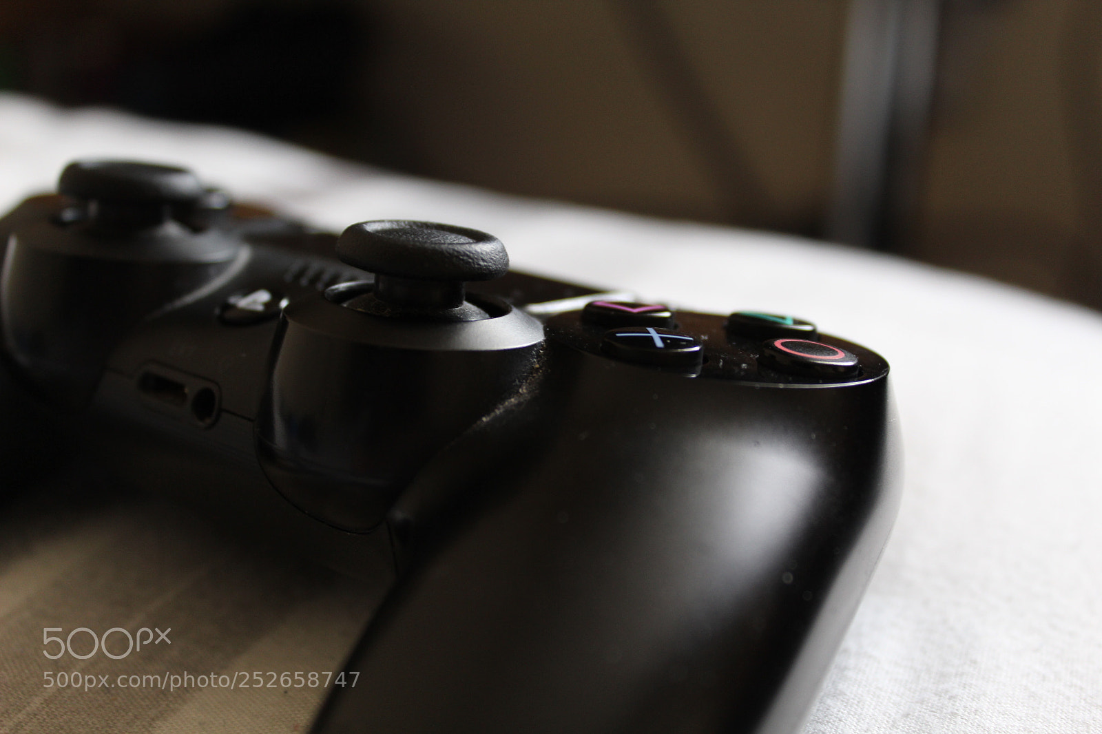 Canon EOS 1300D (EOS Rebel T6 / EOS Kiss X80) sample photo. Controller photography