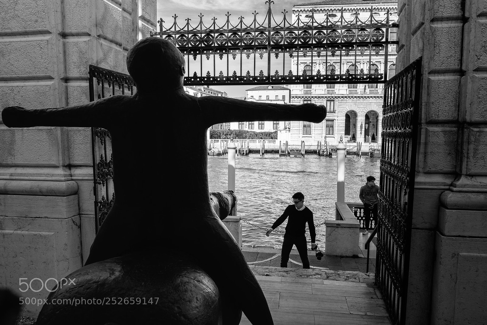 Fujifilm X-E2S sample photo. With arms wide open photography