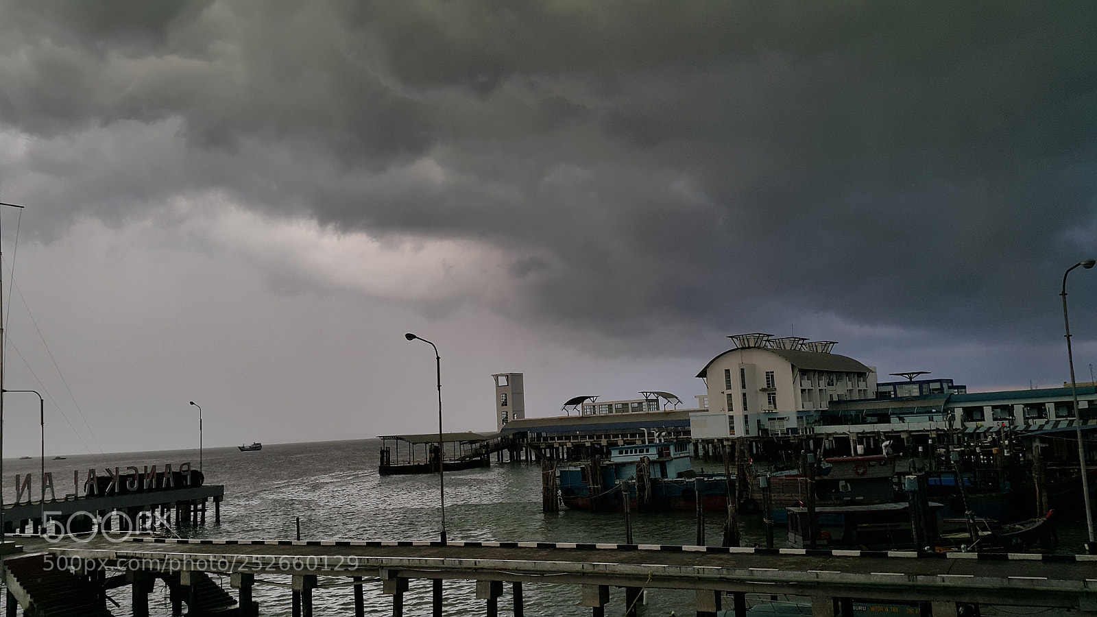 Samsung Galaxy Note4 sample photo. Very heavy rain will photography