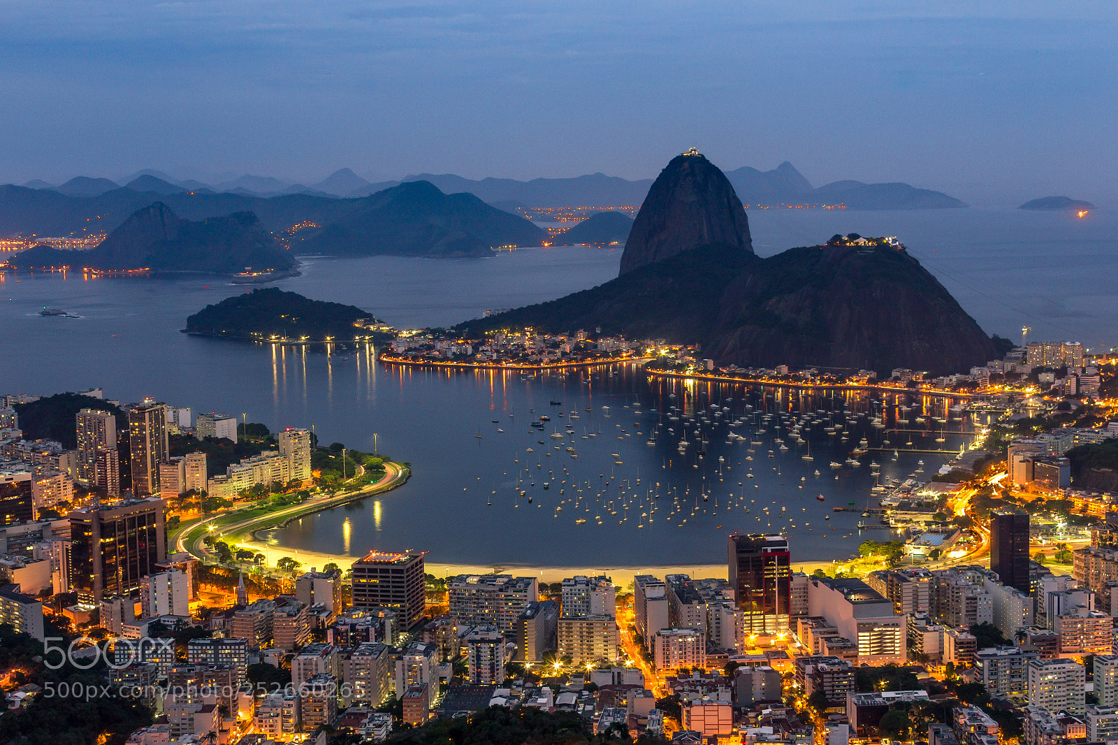 Canon EOS 1200D (EOS Rebel T5 / EOS Kiss X70 / EOS Hi) sample photo. Rio by night photography