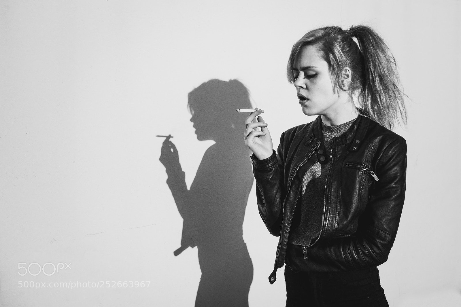 Olympus OM-D E-M1 Mark II sample photo. Smoke photography