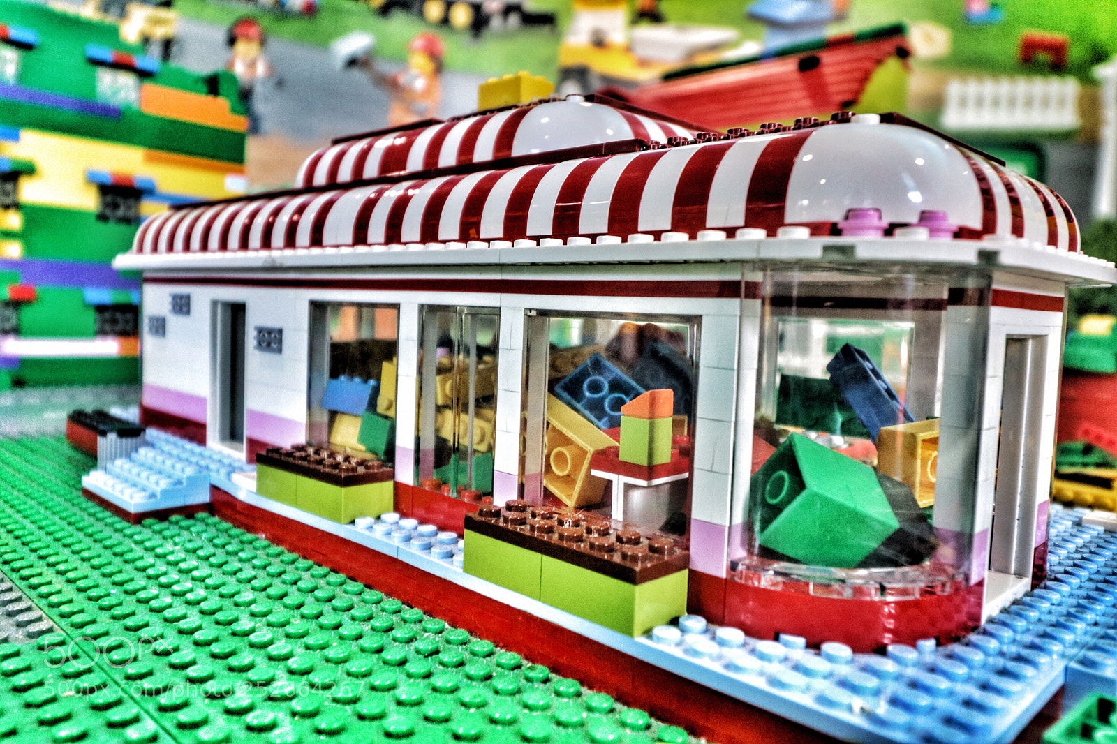 Canon EOS 760D (EOS Rebel T6s / EOS 8000D) sample photo. Hay legos en los photography