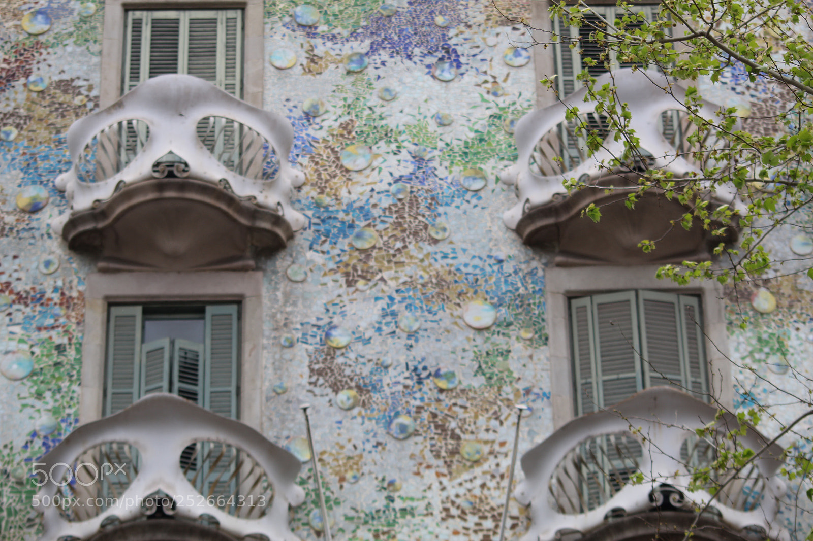 Canon EOS 1300D (EOS Rebel T6 / EOS Kiss X80) sample photo. Casa batlló photography
