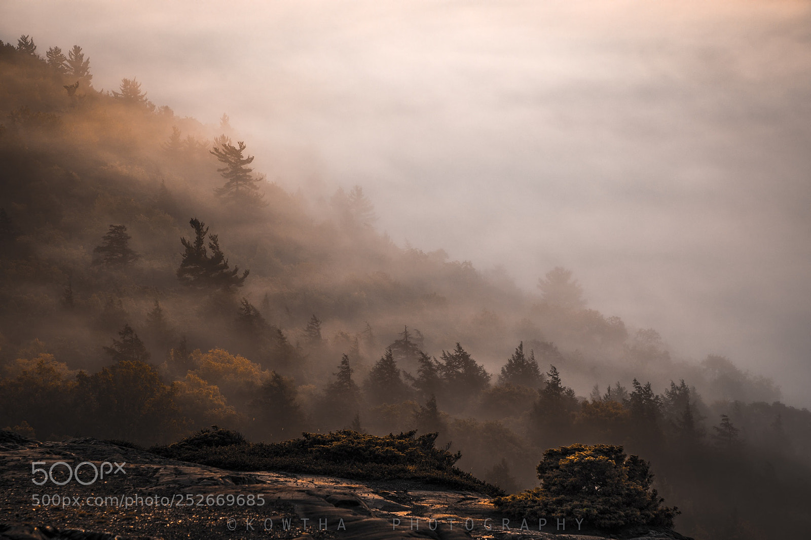 Canon EOS 5D Mark IV sample photo. Sunrise at lake of photography