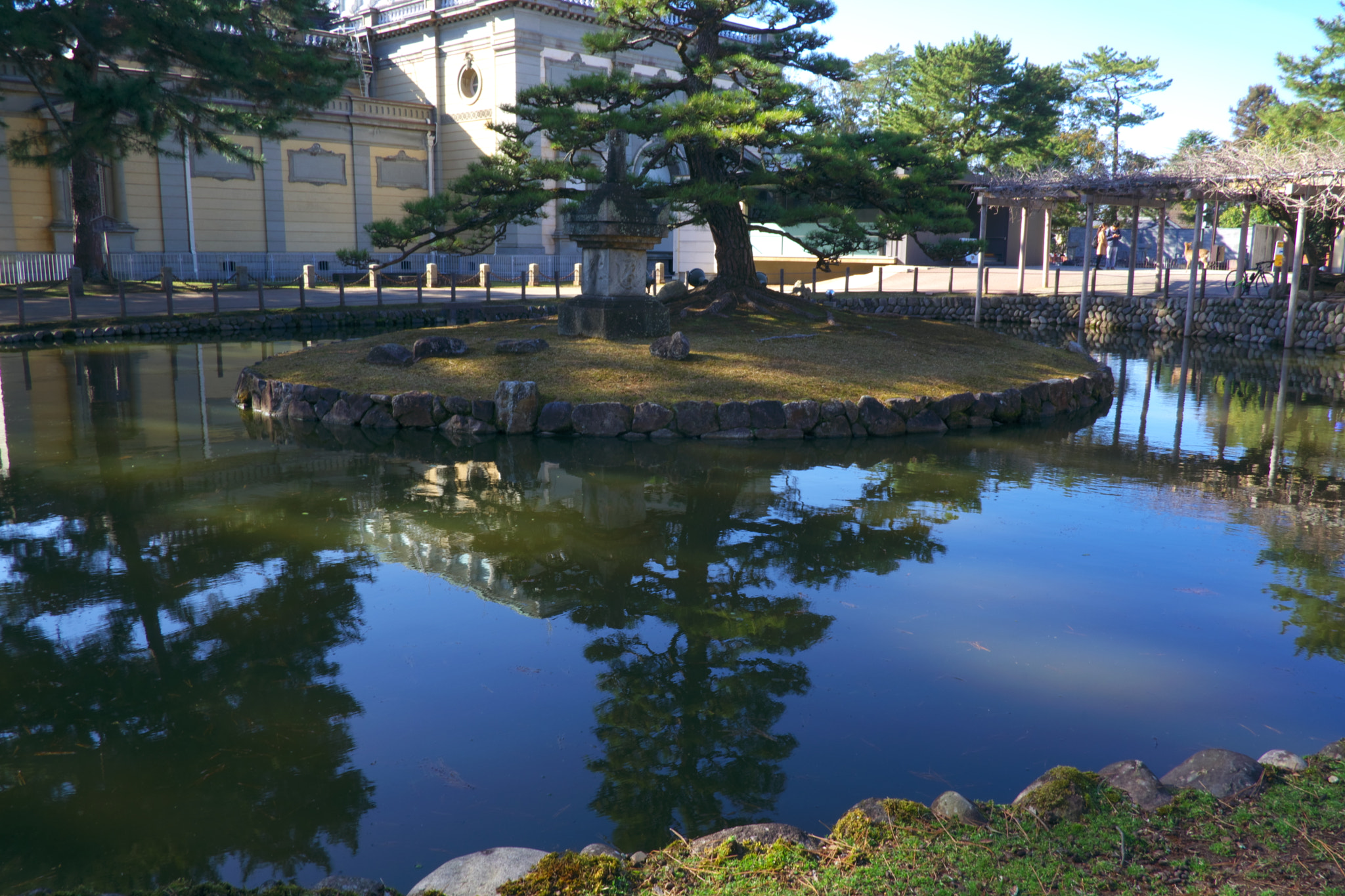 Fujifilm X-A3 sample photo. 池（pond） photography