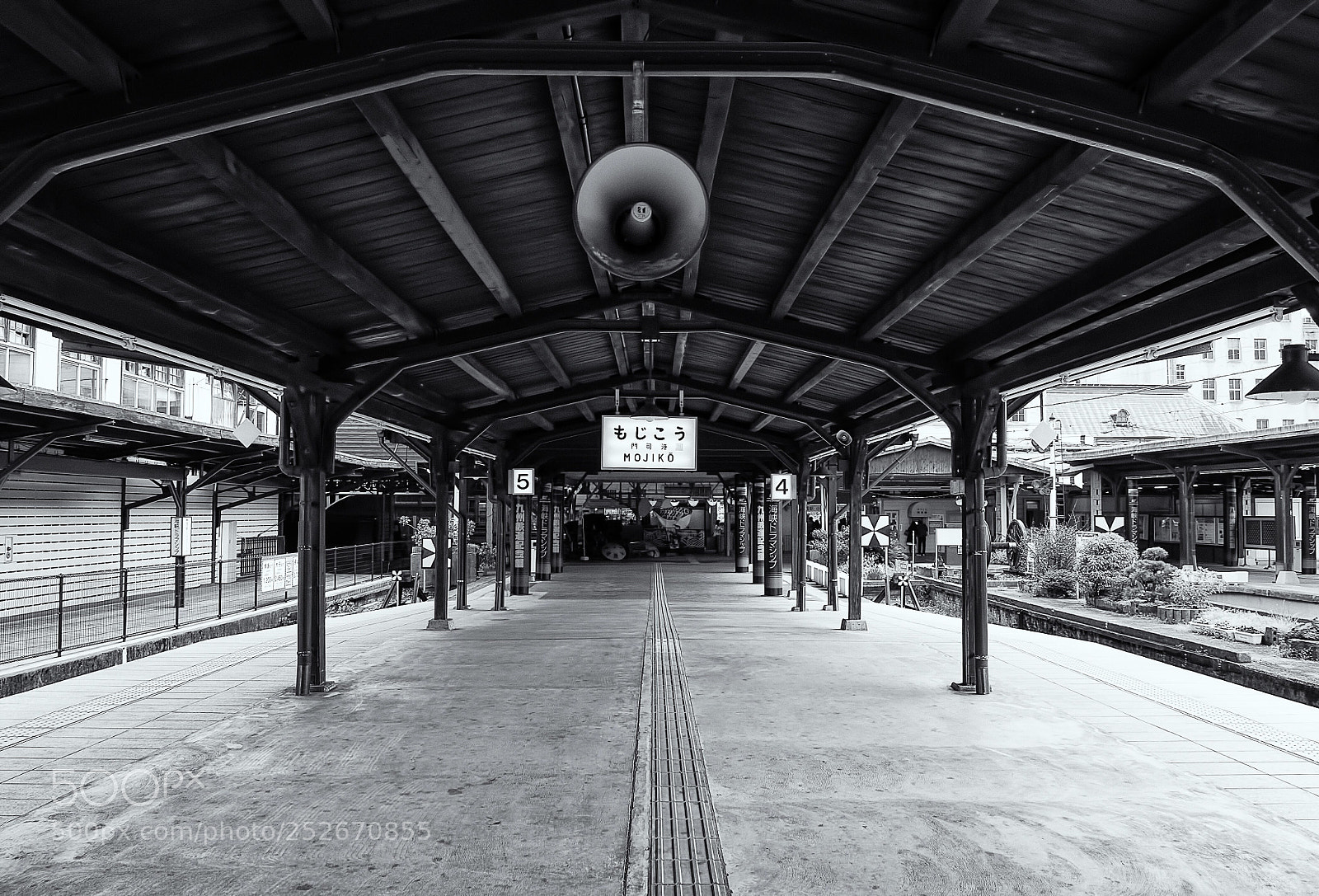 Nikon D90 sample photo. Mojiko station photography