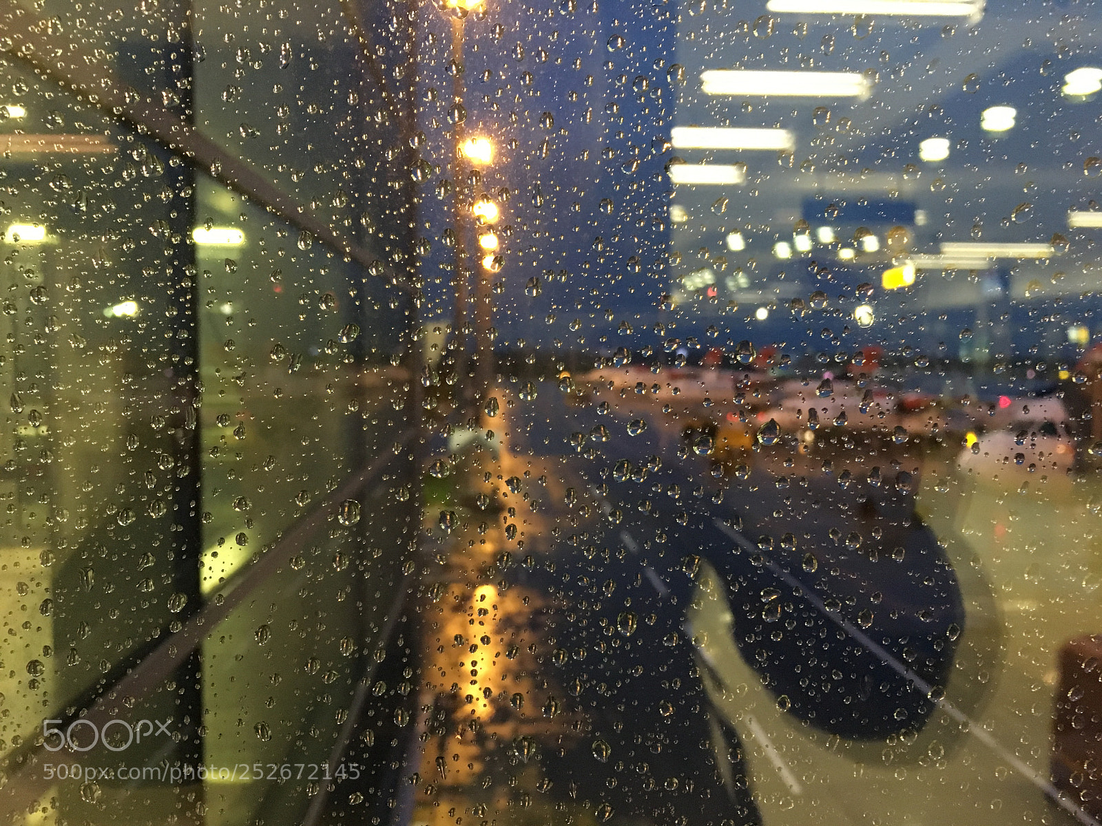 Apple iPhone 6s sample photo. Waiting in the airport photography