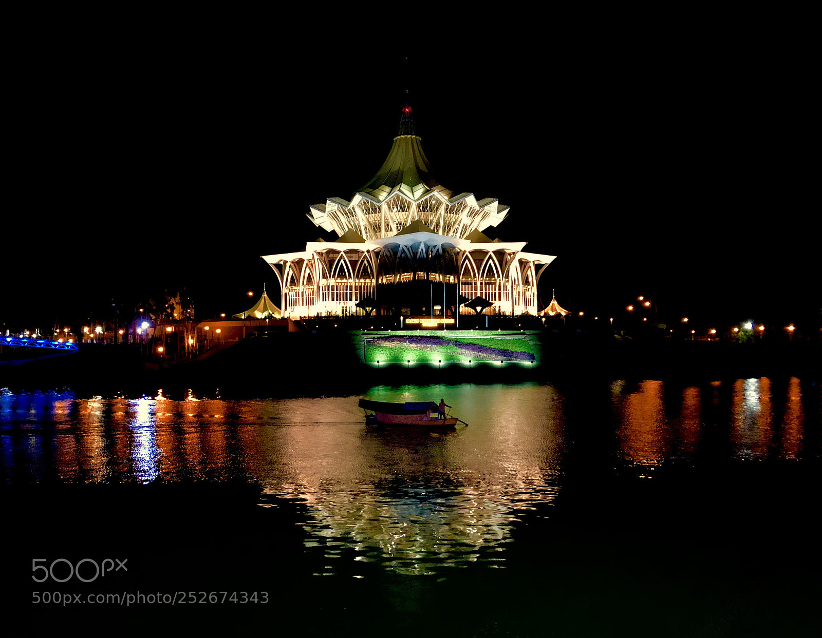 Apple iPhone 8 Plus sample photo. Sarawak state legislature building photography
