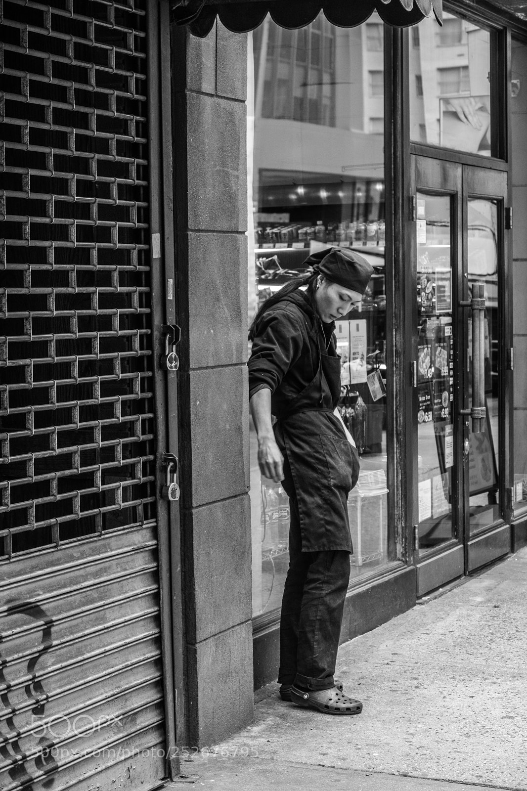 Fujifilm X-T2 sample photo. Stubbing it out photography