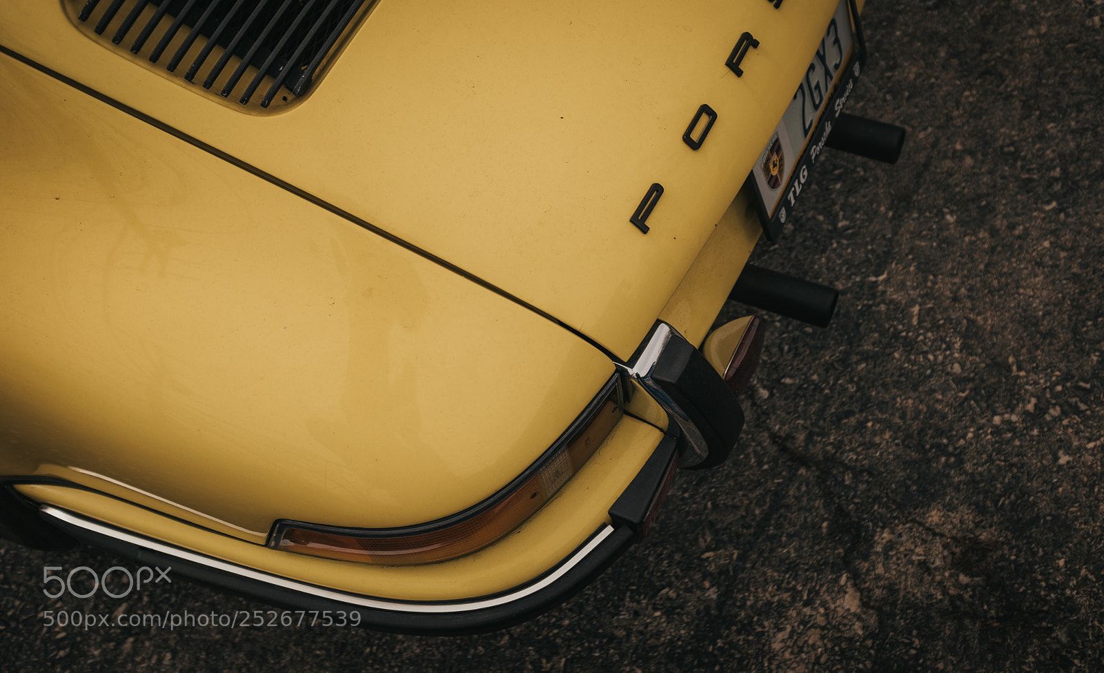 Fujifilm X100F sample photo. Porsche 1972 911t photography