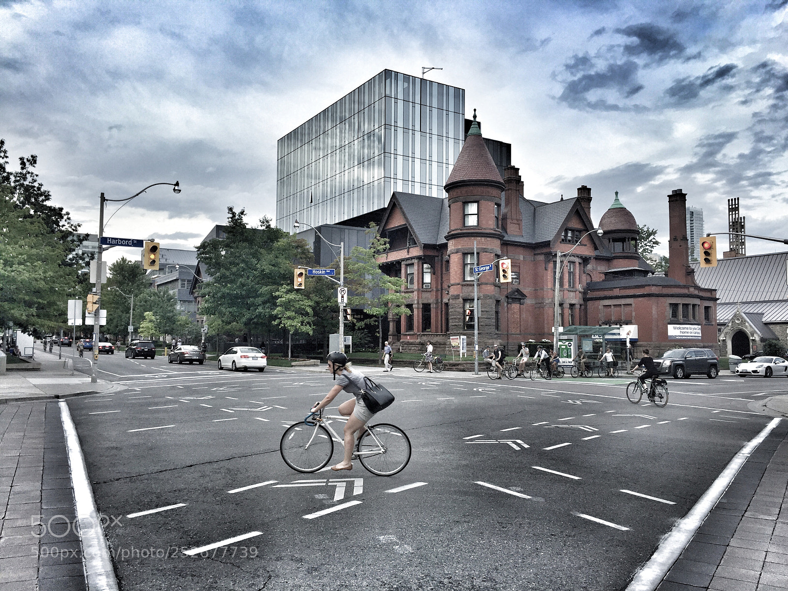 Apple iPhone 6 sample photo. City life in canada photography