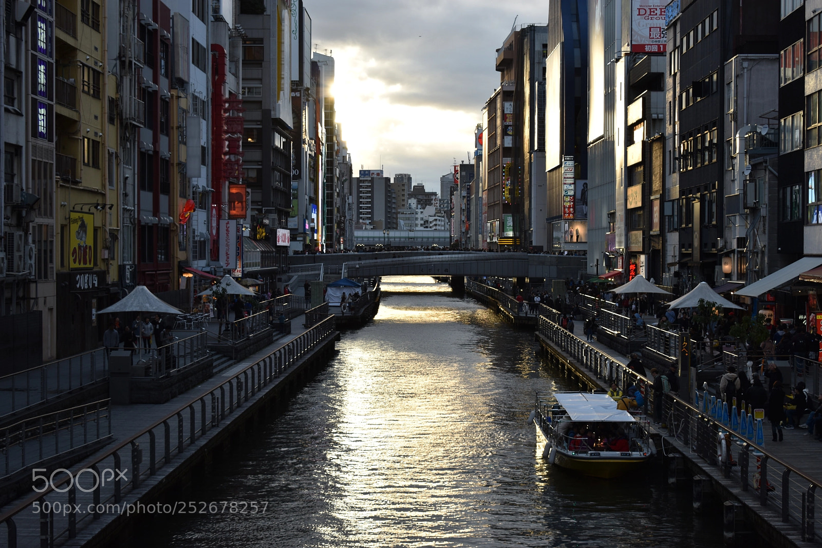 Nikon D5600 sample photo. Osaka - dotonbori photography