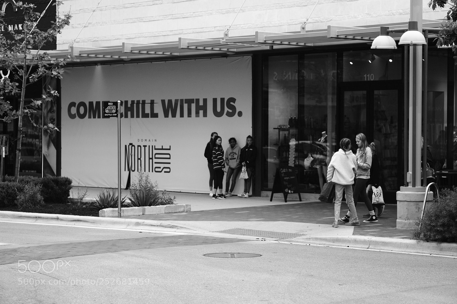 Leica M9 sample photo. "come chill with us." photography